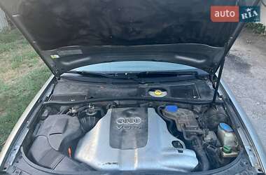 Седан Audi A6 2001 в 