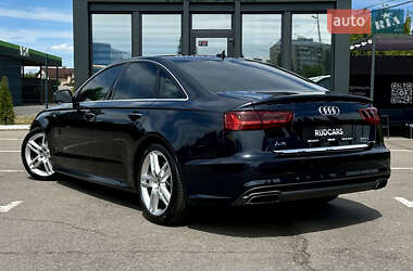Седан Audi A6 2015 в 
