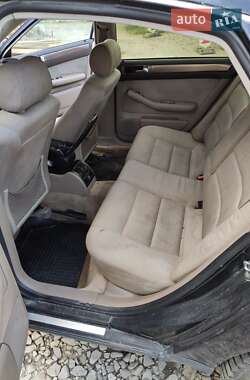 Седан Audi A6 2000 в 