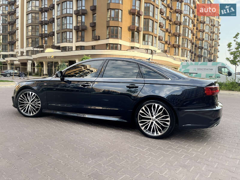 Седан Audi A6 2015 в Киеве