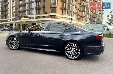 Седан Audi A6 2015 в 