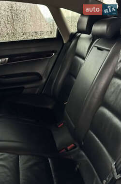 Седан Audi A6 2010 в 
