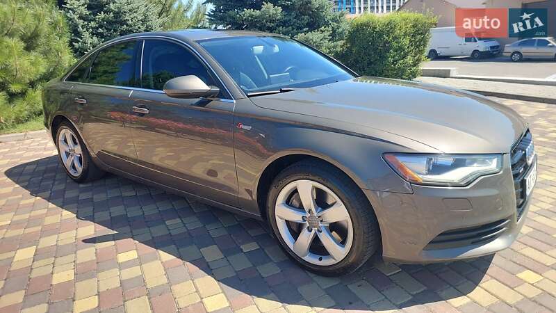 Седан Audi A6 2012 в 