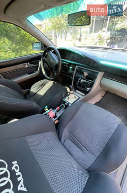 Седан Audi A6 1995 в 