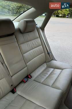 Седан Audi A6 2004 в 