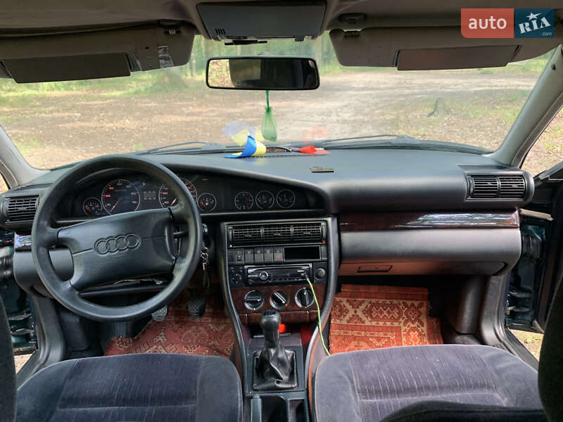 Седан Audi A6 1995 в Киверцах