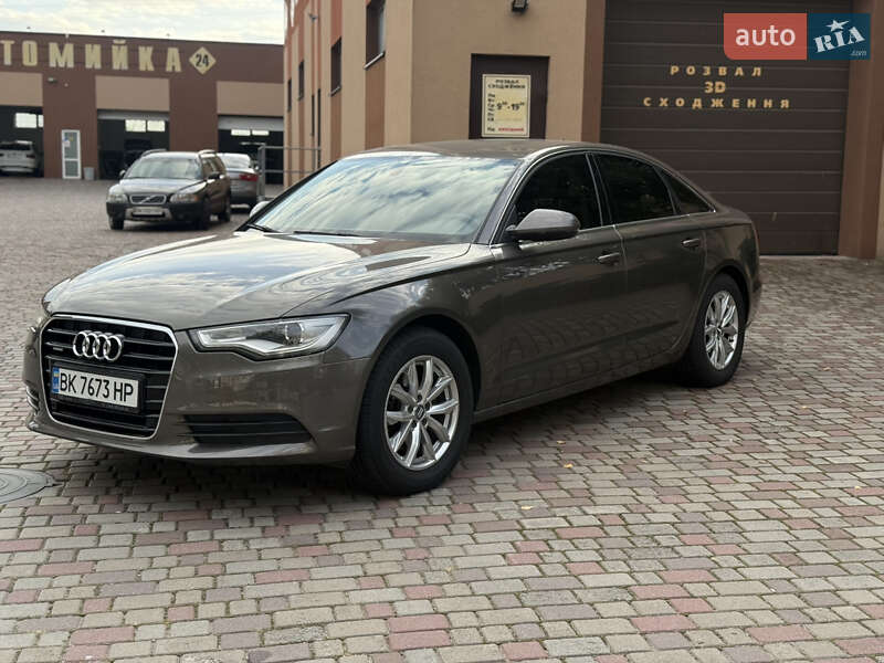 Седан Audi A6 2011 в 