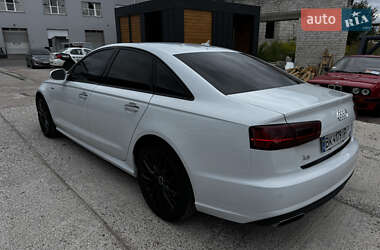 Седан Audi A6 2015 в 