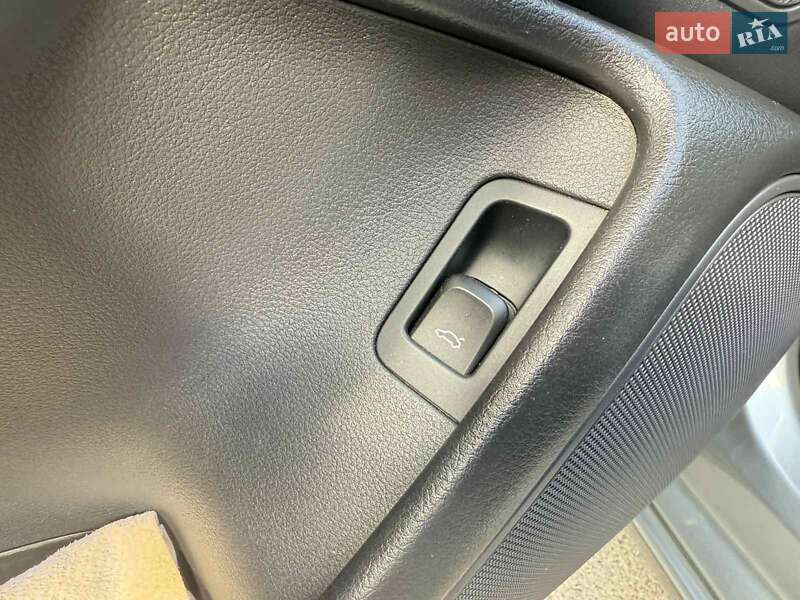 Седан Audi A6 2012 в Луцке