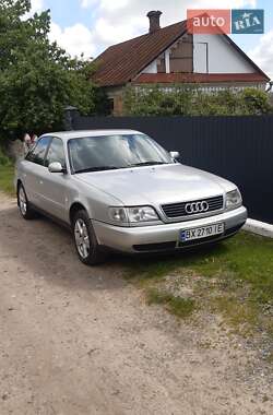 Седан Audi A6 1995 в Остроге