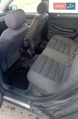 Универсал Audi A6 1998 в 