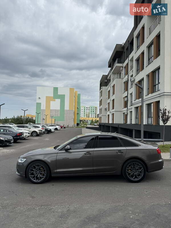 Седан Audi A6 2013 в Ровно