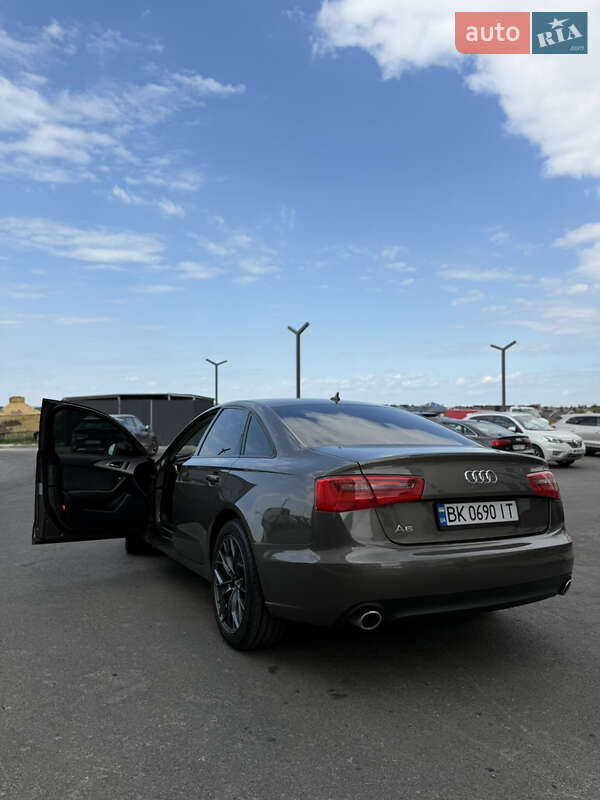Седан Audi A6 2013 в Ровно