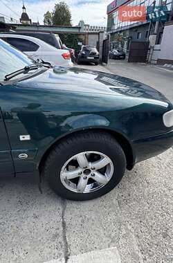 Седан Audi A6 1996 в 
