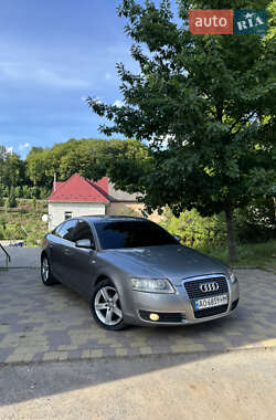 Седан Audi A6 2004 в Воловце