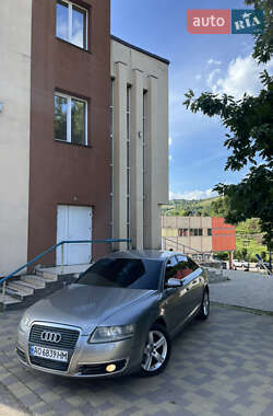 Седан Audi A6 2004 в 