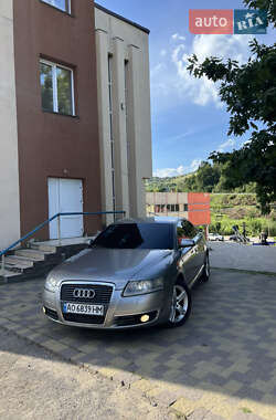 Седан Audi A6 2004 в 