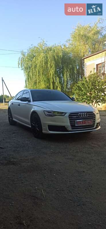 Седан Audi A6 2016 в 