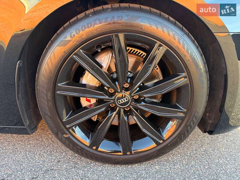 Седан Audi A6 2018 в Киеве
