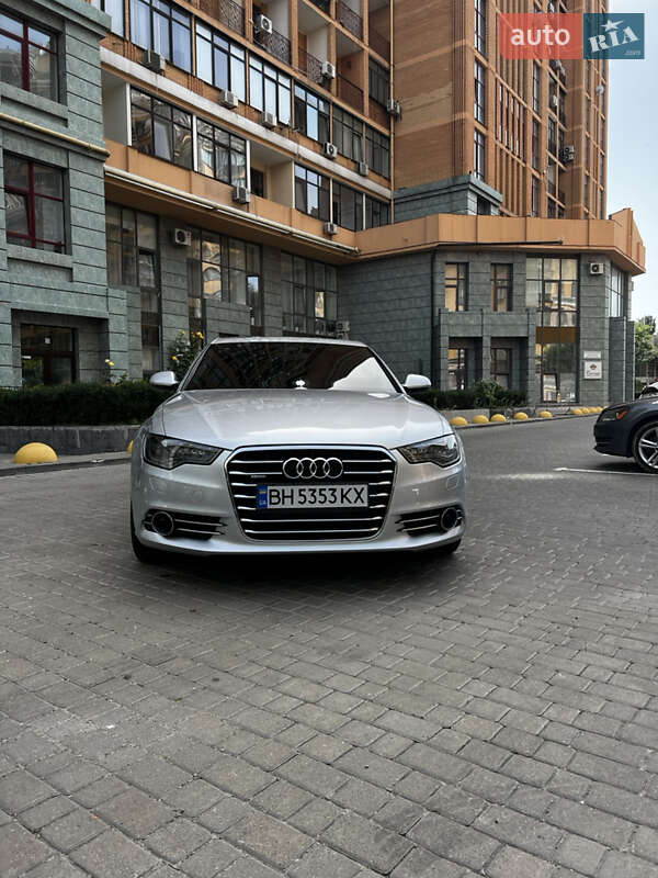 Седан Audi A6 2013 в 