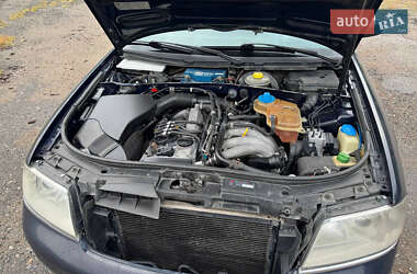 Седан Audi A6 1998 в 
