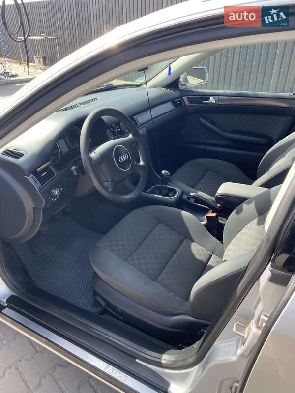Универсал Audi A6 2003 в Жовкве