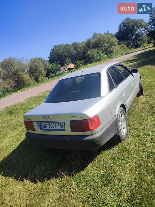Седан Audi A6 1995 в Острозі
