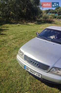 Седан Audi A6 1995 в 