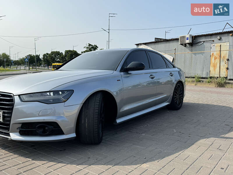 Седан Audi A6 2015 в 