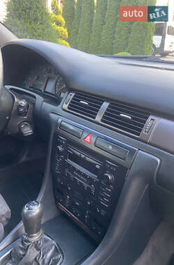 Седан Audi A6 2000 в 