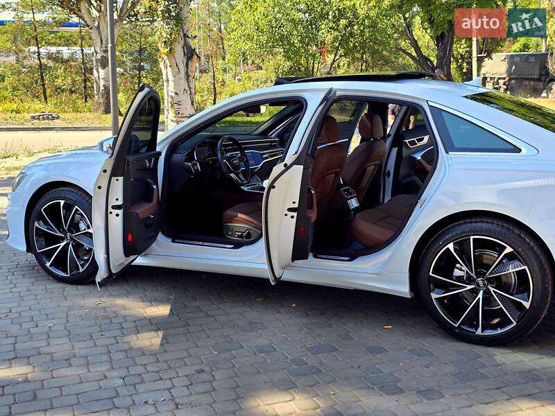 Седан Audi A6 2019 в Першотравенске