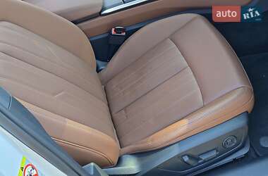 Седан Audi A6 2019 в 