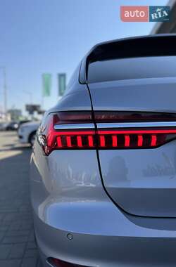 Универсал Audi A6 2018 в 