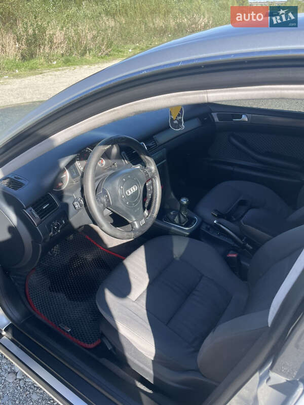 Седан Audi A6 2003 в Чернівцях