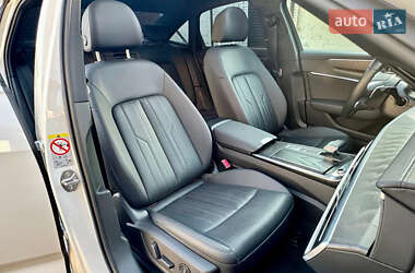Седан Audi A6 2019 в 