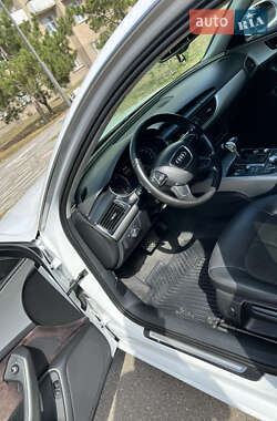 Седан Audi A6 2012 в 