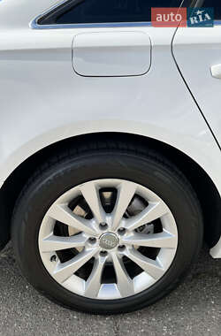 Седан Audi A6 2012 в 