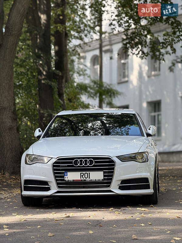 Седан Audi A6 2015 в Киеве
