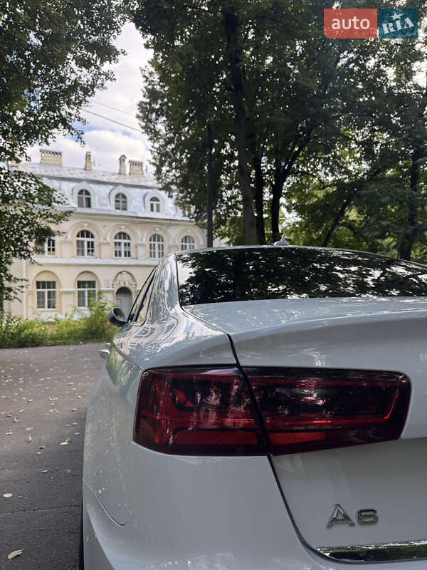Седан Audi A6 2015 в Киеве
