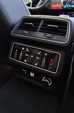 Седан Audi A6 2019 в 