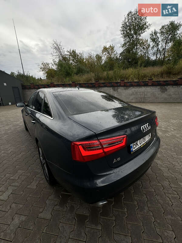 Седан Audi A6 2011 в Ровно
