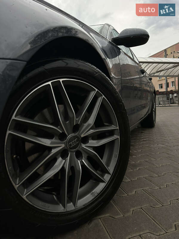 Седан Audi A6 2011 в Ровно
