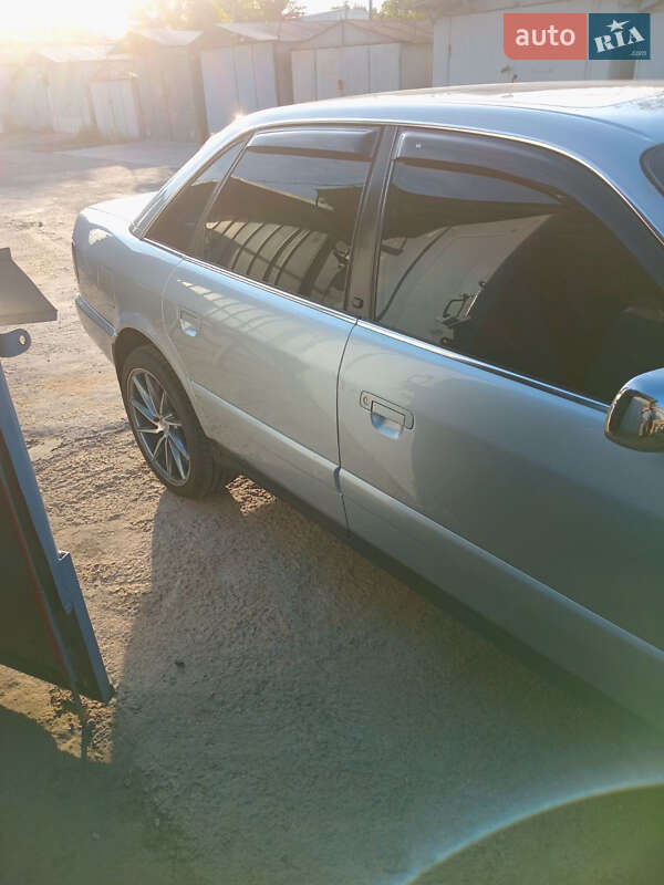 Седан Audi A6 1996 в Києві