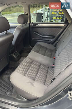 Седан Audi A6 2002 в 