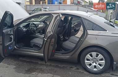 Седан Audi A6 2012 в 