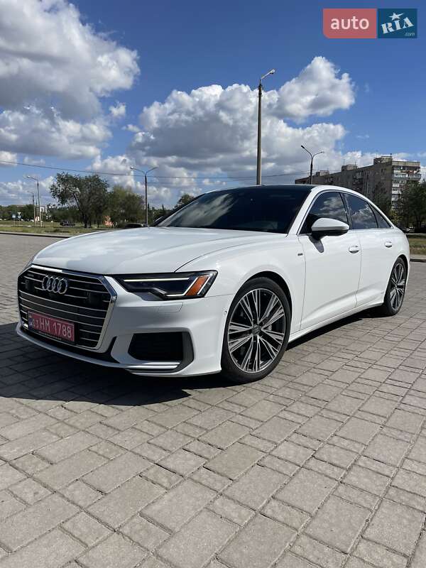 Седан Audi A6 2019 в 