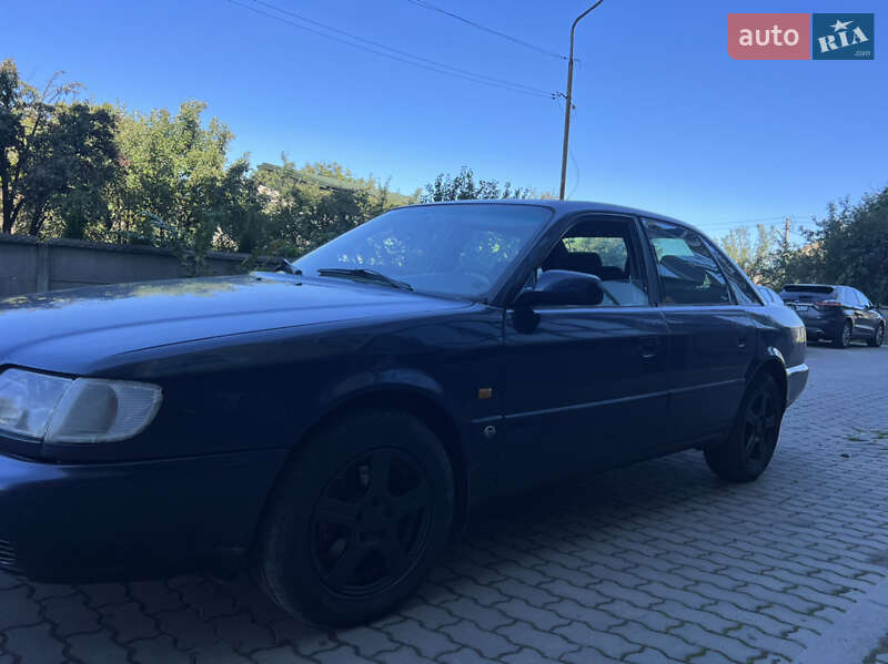 Седан Audi A6 1997 в Жовкве