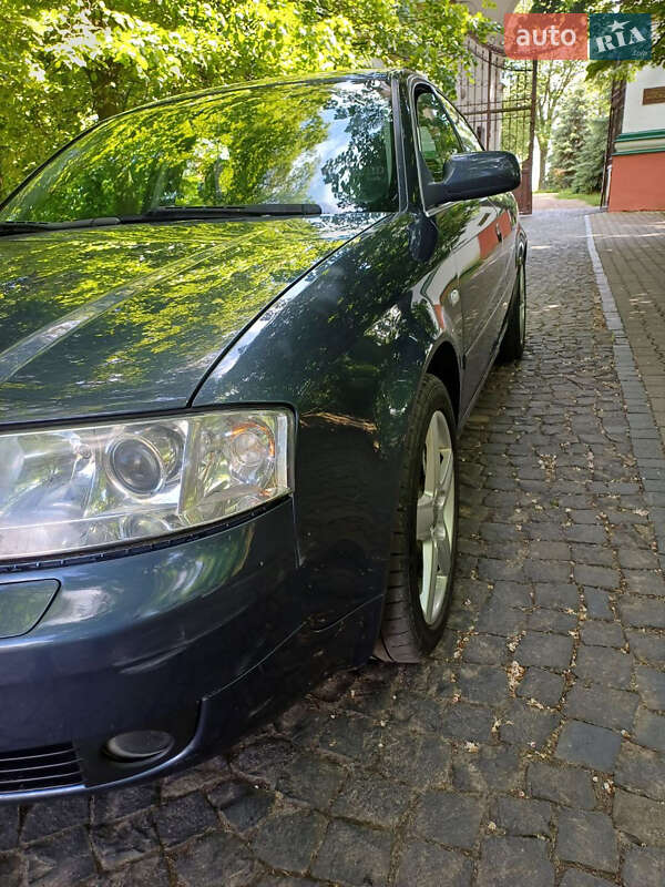 Седан Audi A6 2003 в Остроге