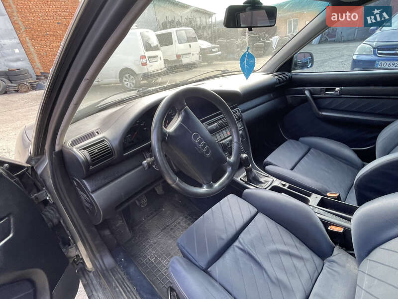 Седан Audi A6 1995 в Солотвине