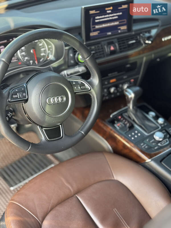 Седан Audi A6 2014 в Коростене